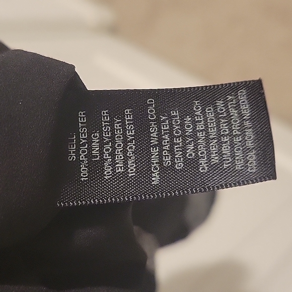 White House Black Market sleeveless top - Picture 4 of 5